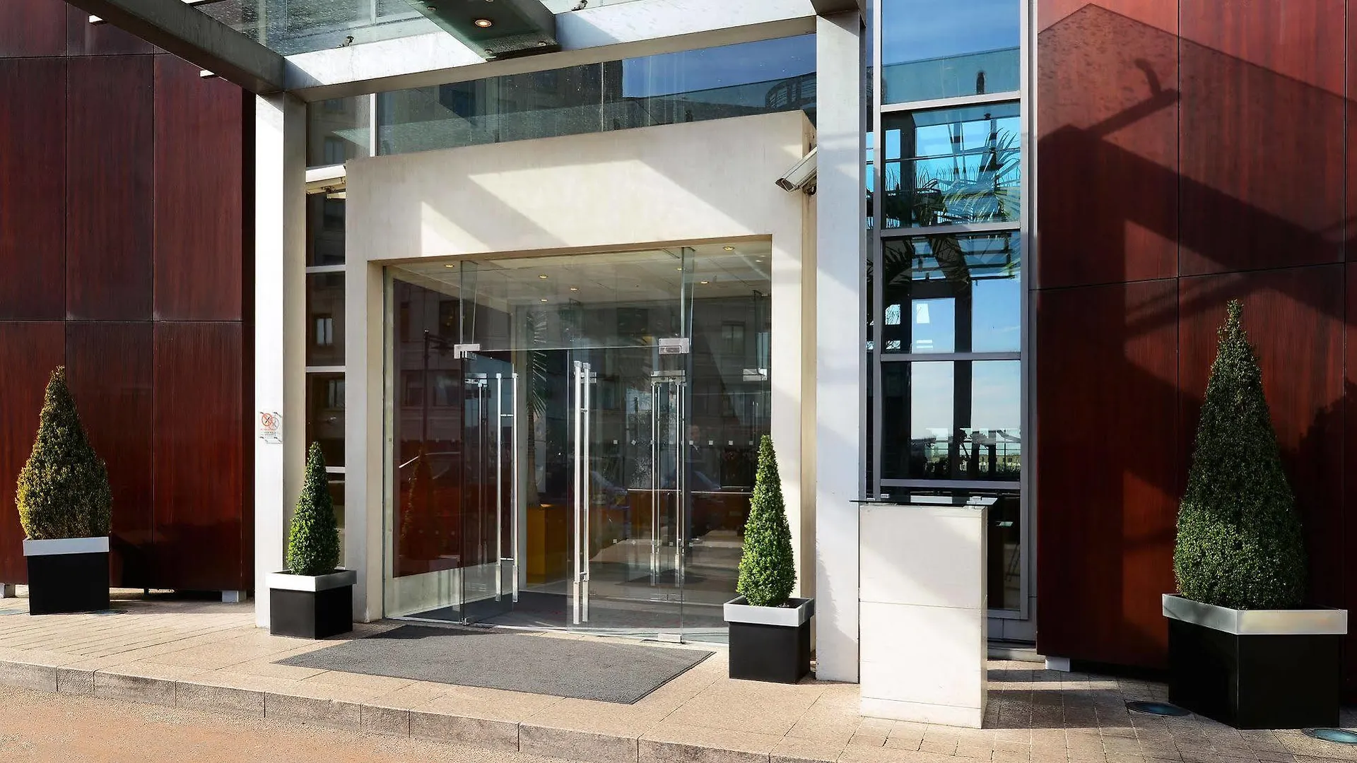 *****  Canary Riverside Plaza Hotel London United Kingdom