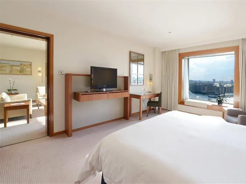 Canary Riverside Plaza Hotel London